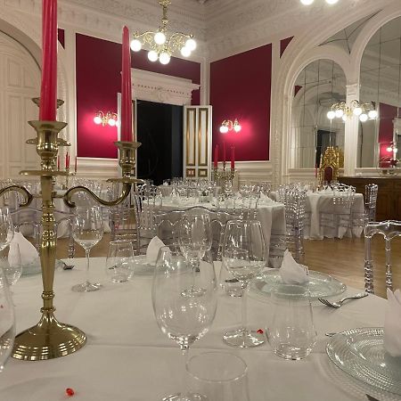 Salon Boyer Hotel Épernay Kültér fotó